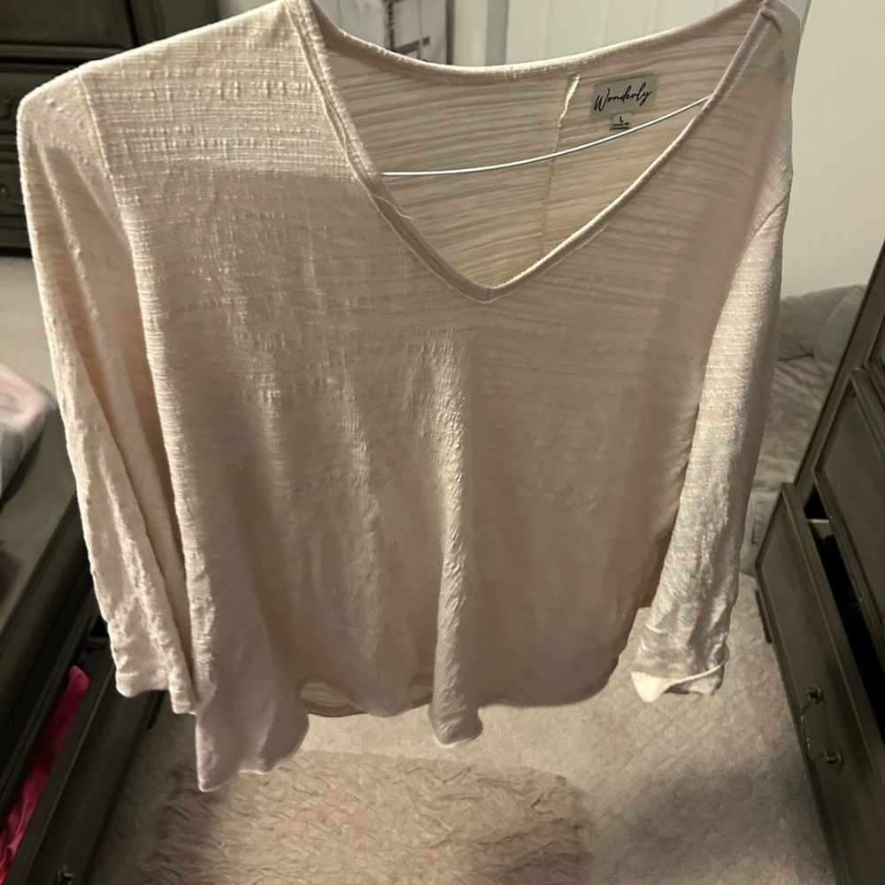 NWOT WONDERLY long sleeve top.